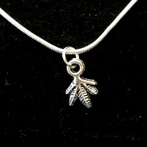 5 Leaf Plant .925 Sterling Silver Unisex Necklace